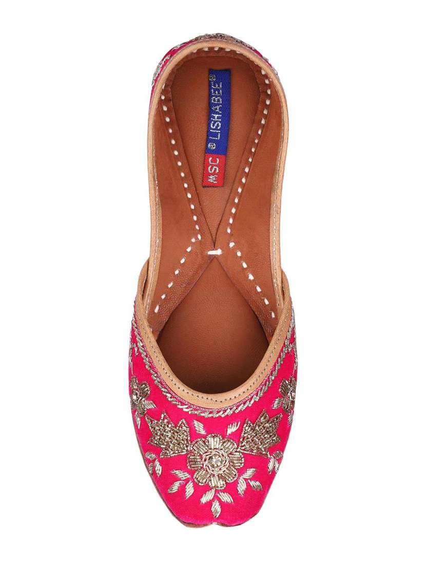 msc pink slip on jutis - 16548904 -  Standard Image - 3