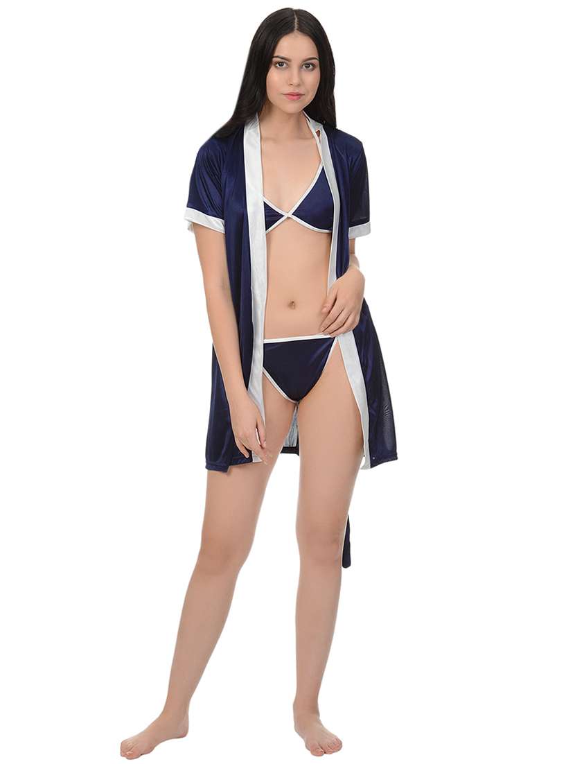 contrast detail robe  - 16552270 -  Standard Image - 3