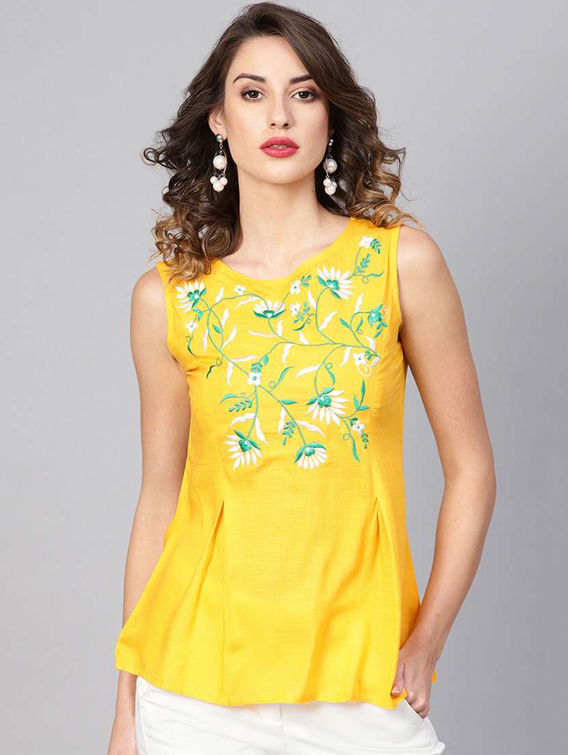 round neck embroidered detail top 
