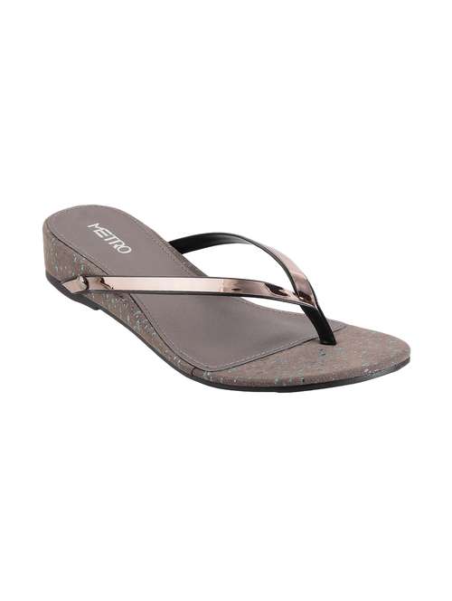 metro chappals online