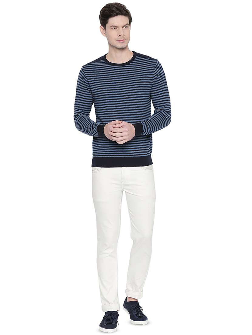 blue striped pullover - 16714055 -  Standard Image - 3
