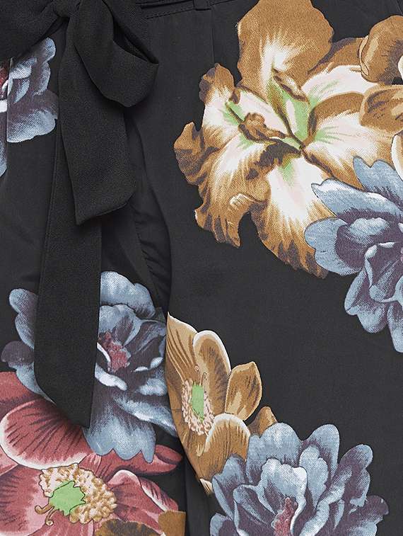 women floral printed pleated culottes - 16764363 -  Standard Image - 3