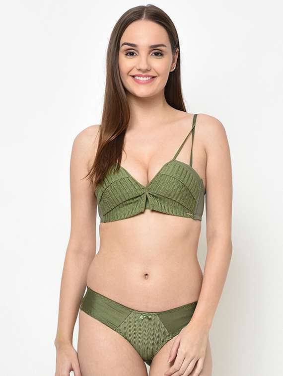 detachable strap bra & panty set 