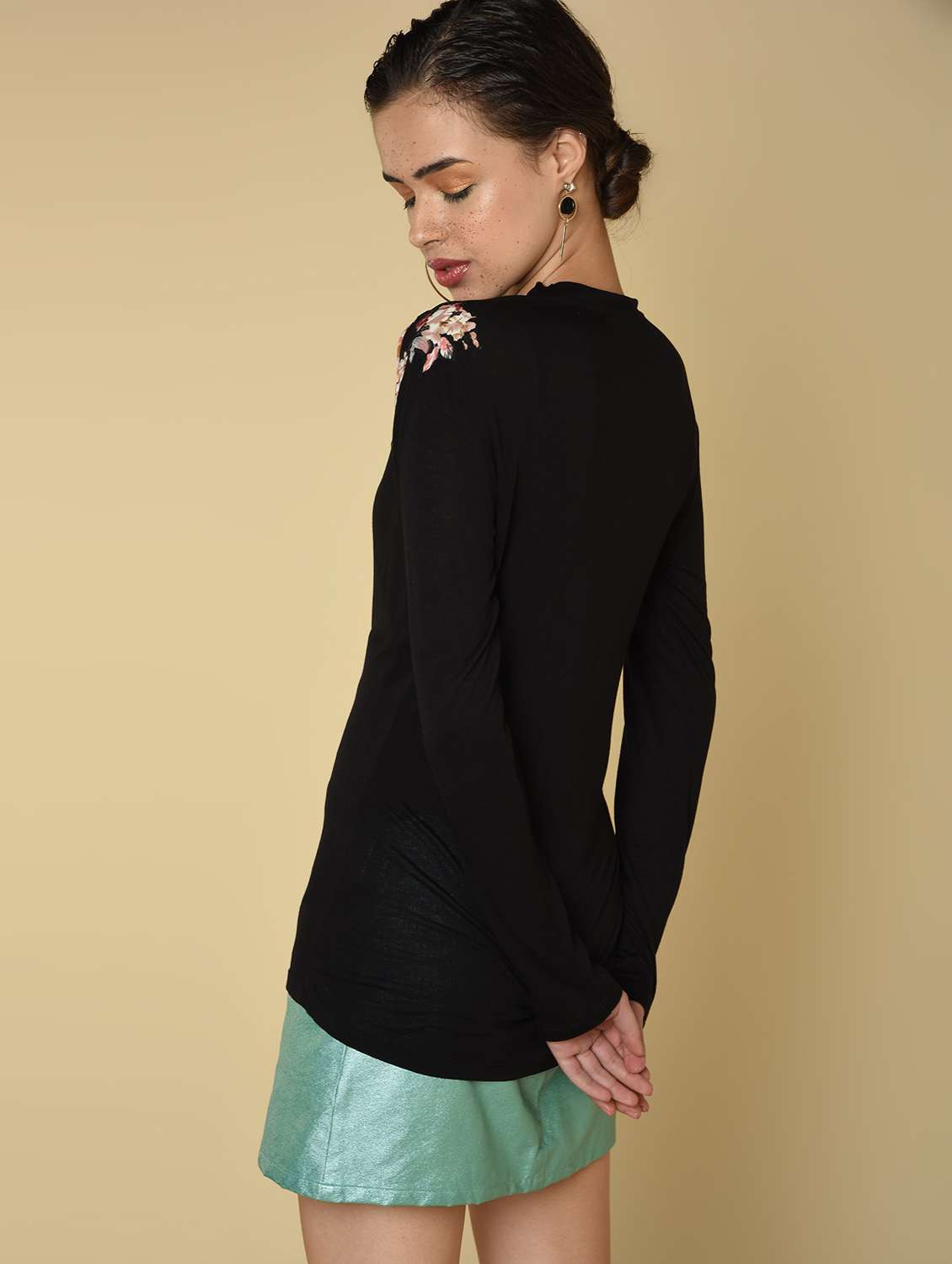 women's straight round neck top - 16810956 - Standard Image - 3