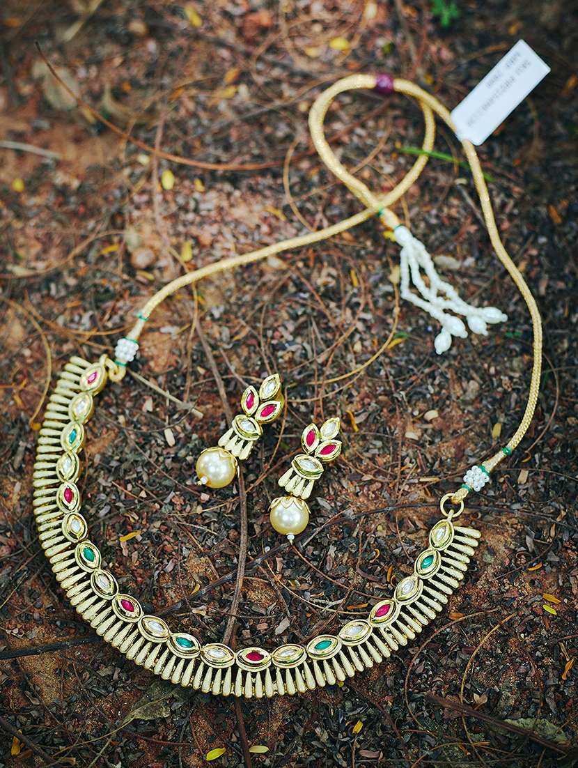 gold plated short necklace