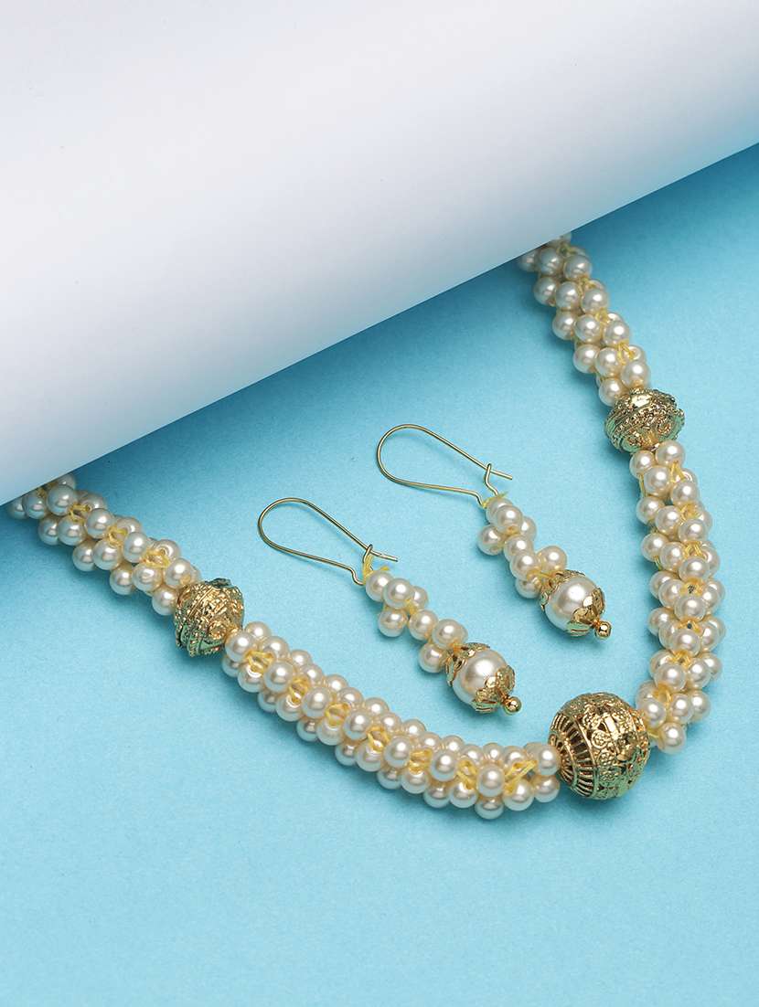 gold metal short necklace