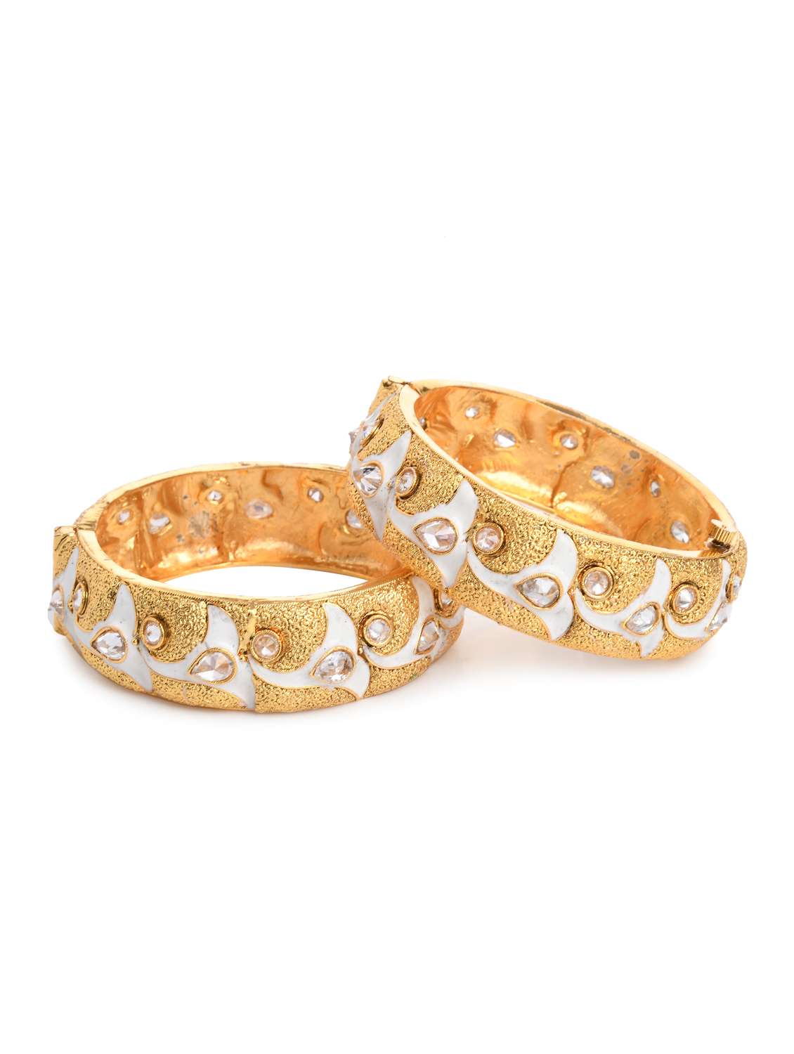 gold metal bangle