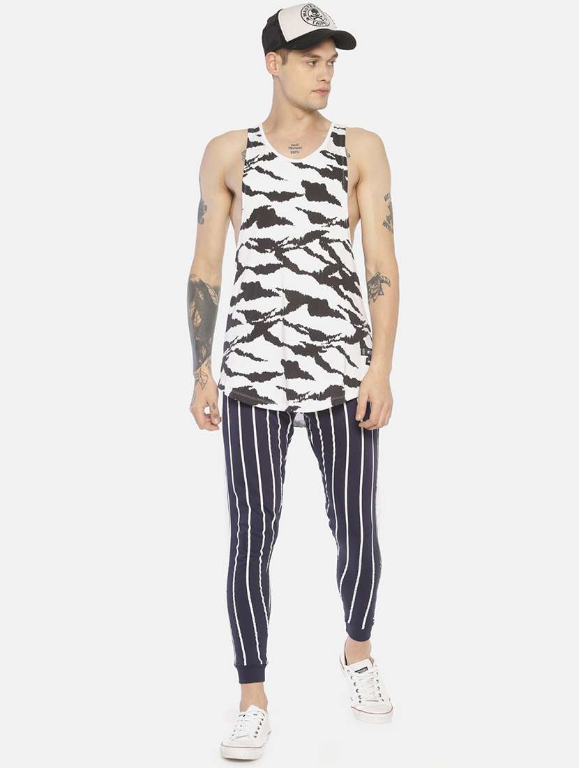 white camouflage vest - 16830920 - Standard Image - 3