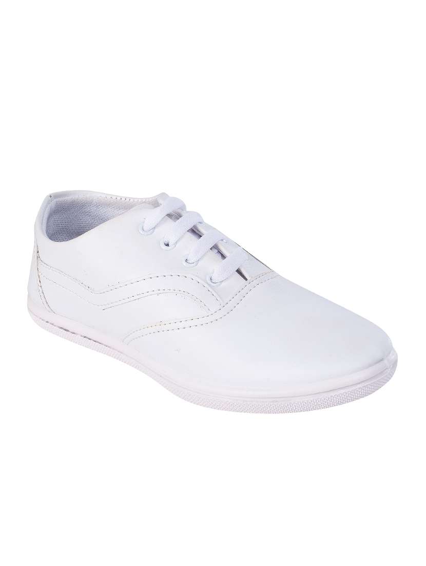 white leatherette sneaker
