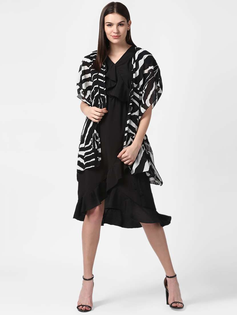 white & black batwing sleeves animal print shrug  - 16882557 -  Standard Image - 3