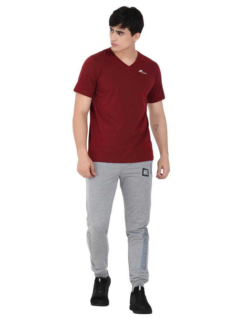 red solid t-shirt - 16933519 - Standard Image - 3