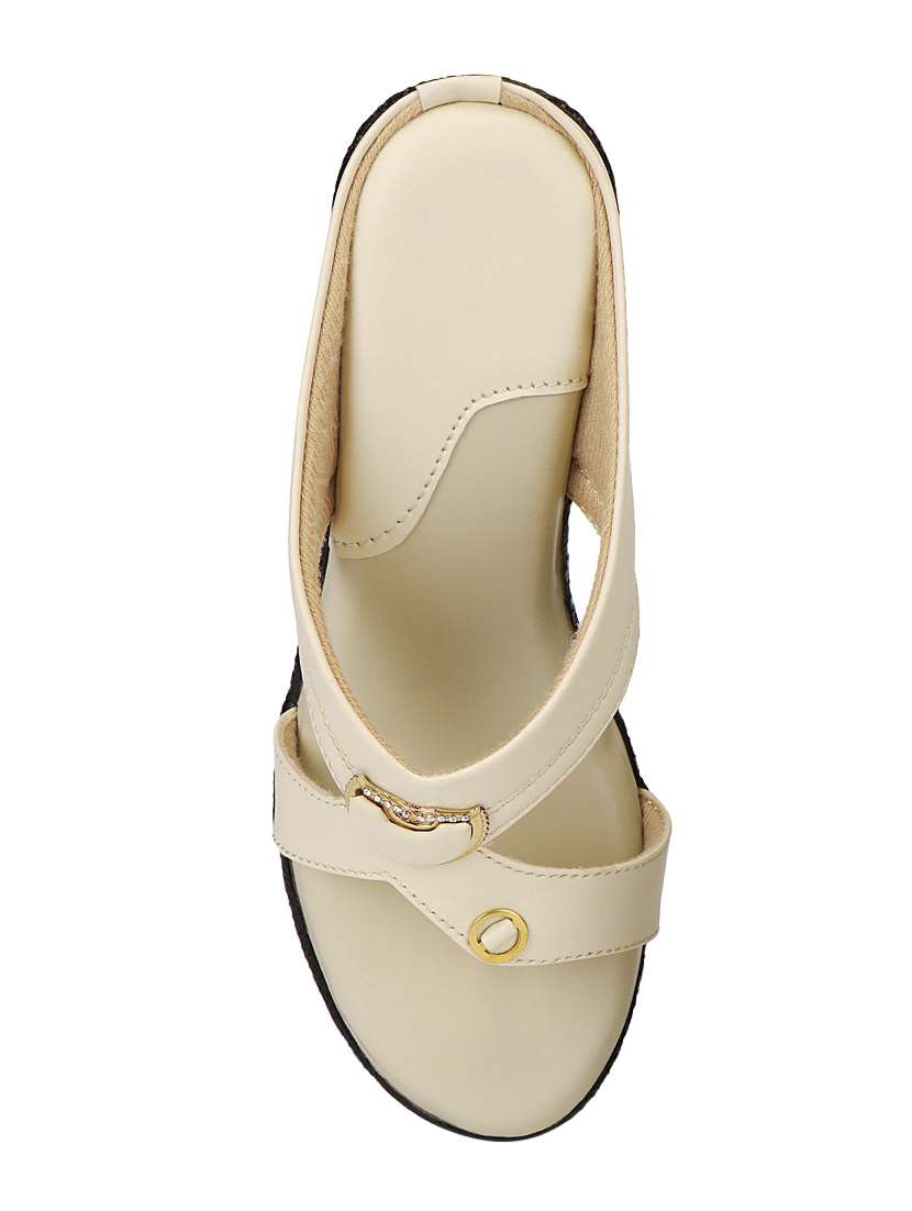 white toe separator wedges - 16940492 -  Standard Image - 3