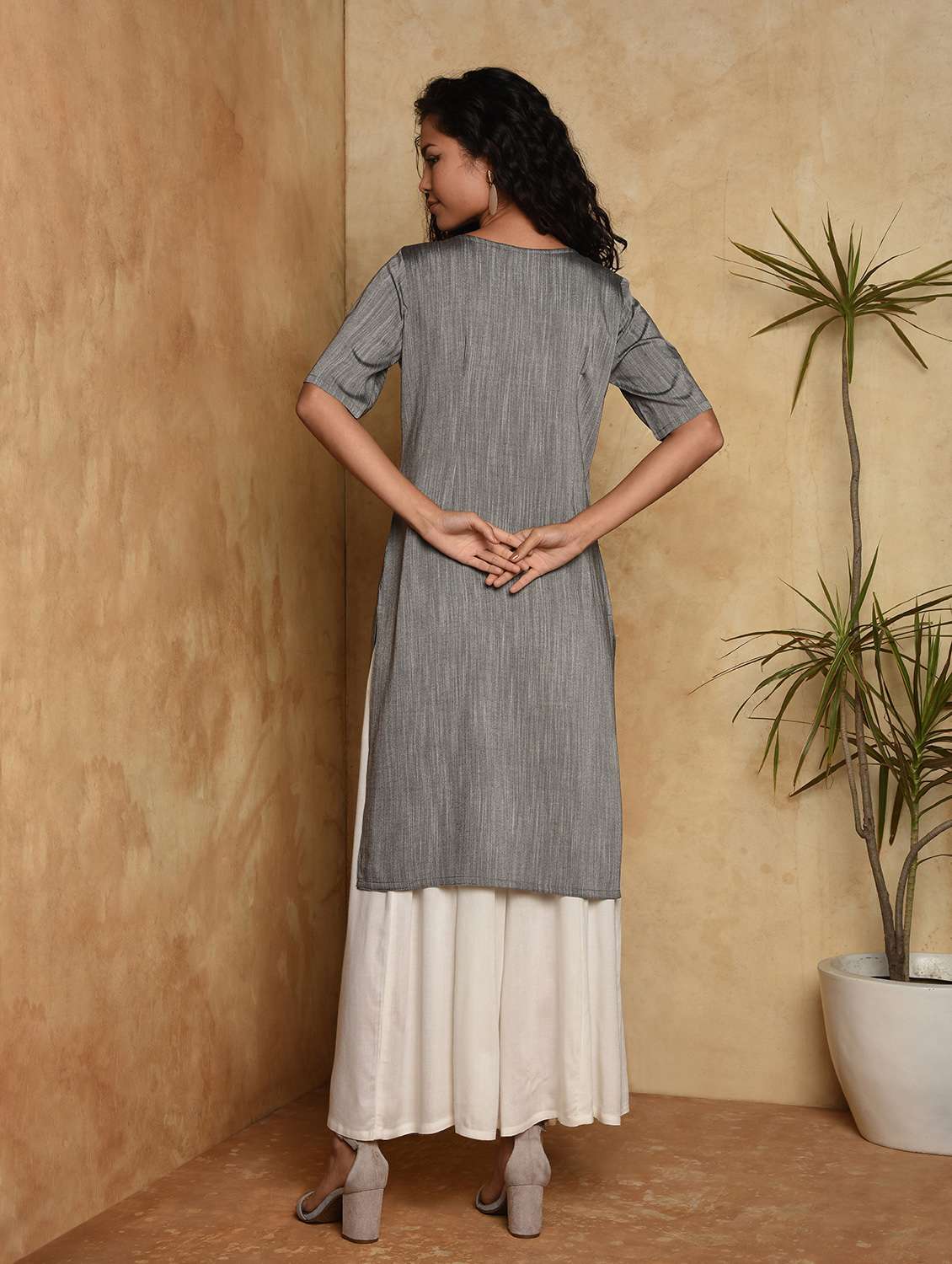 solid straight kurta - 16957294 -  Standard Image - 3