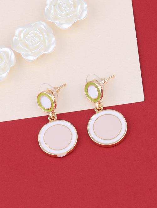 metal studs earring - 16979437 -  Standard Image - 0