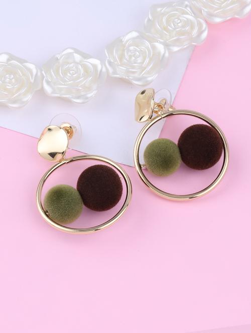 gold metal studs earring - 16991827 - Standard Image - 0