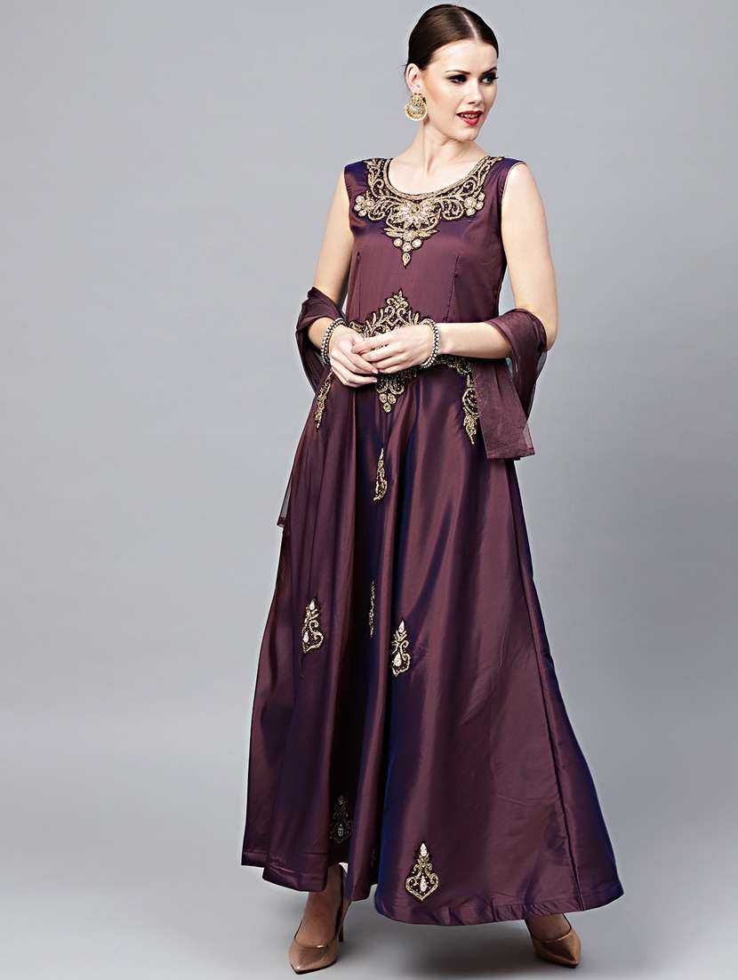 embellished suit set - 17087627 - Zoom Image - 0