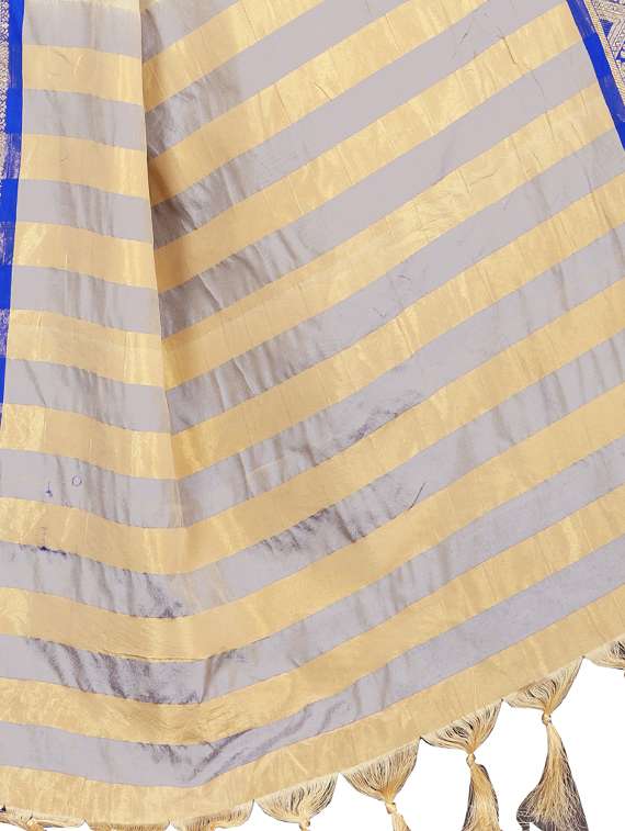 women's self design beige colored saree with blouse - 17087932 - Standard Image - 3