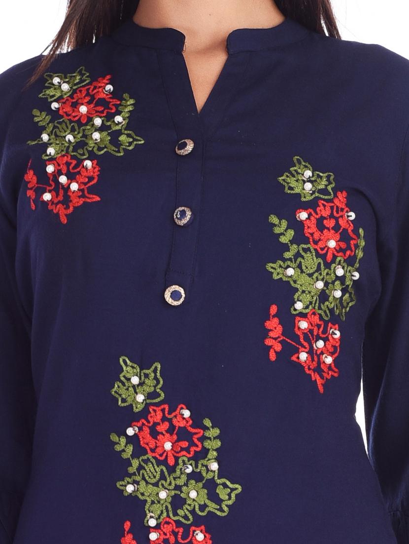 embroidered straight kurta - 17147977 - Standard Image - 3