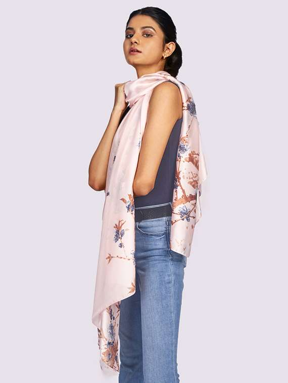 pink polyester stole