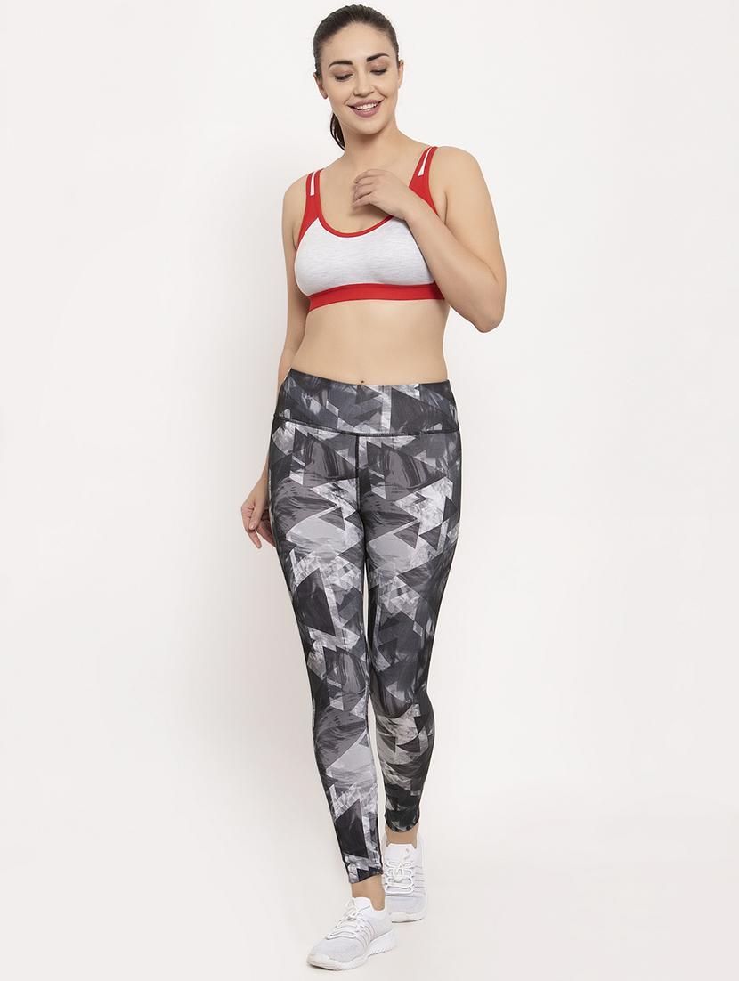 full coverage sports bra - 17160077 - Standard Image - 3
