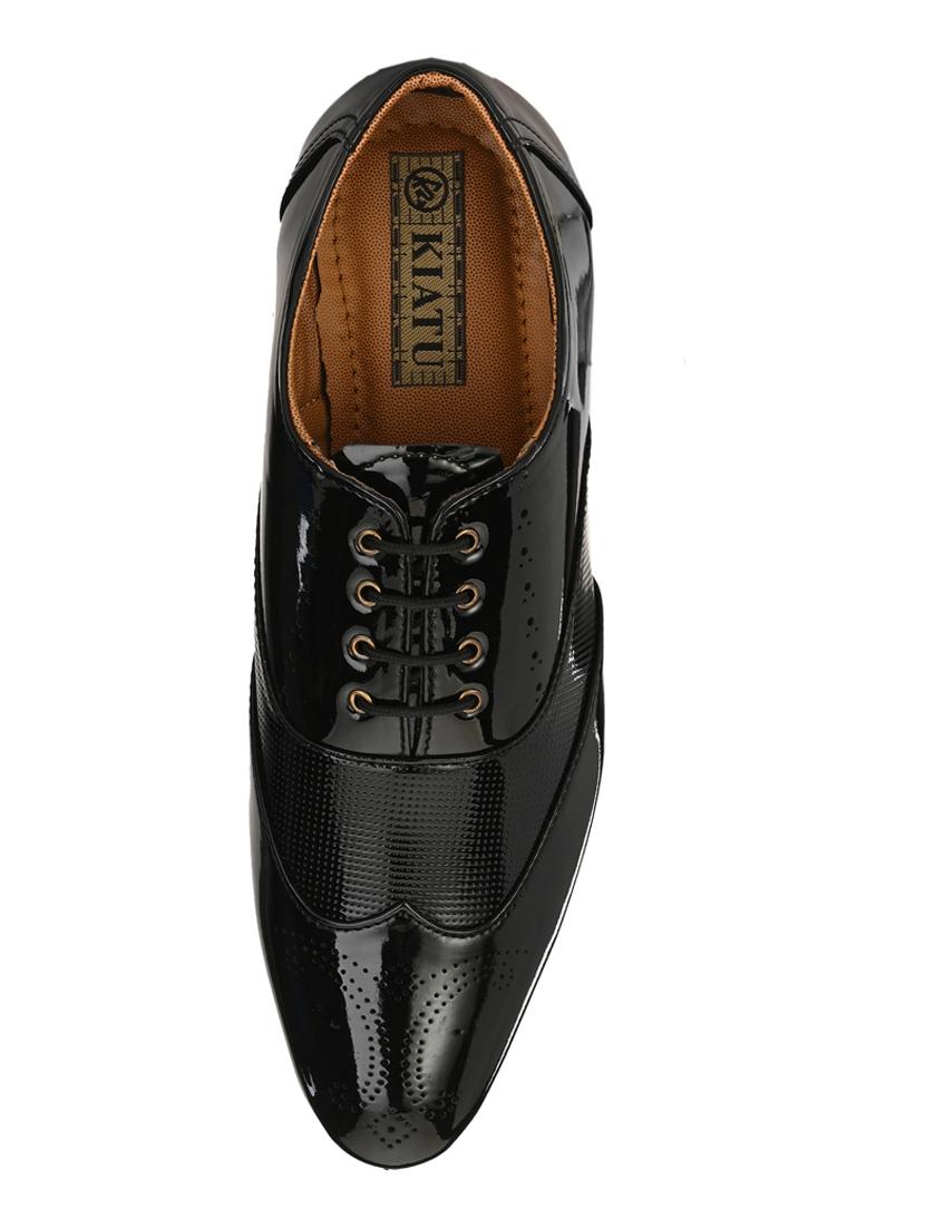 black lace-up brouges - 17192565 -  Standard Image - 3