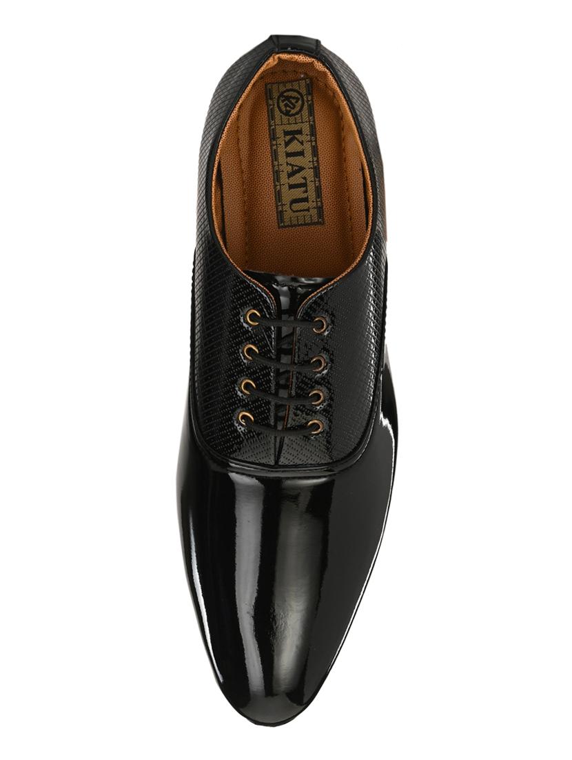 black lace-up brouges - 17192574 -  Standard Image - 3