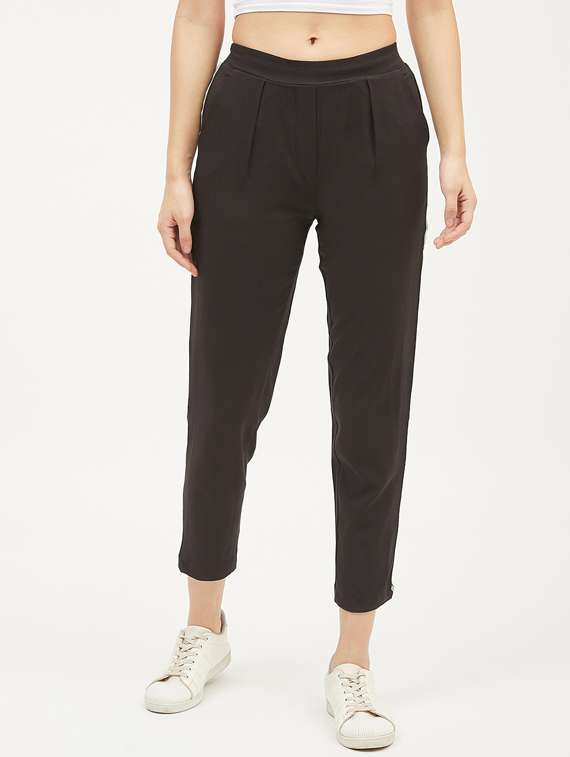 side tape pleated trouser 