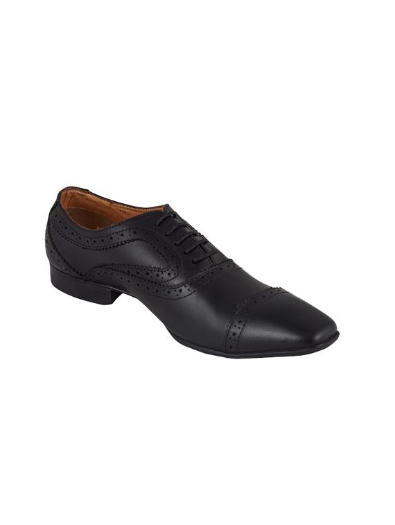 black lace-up brouges - 17242305 - Zoom Image - 0
