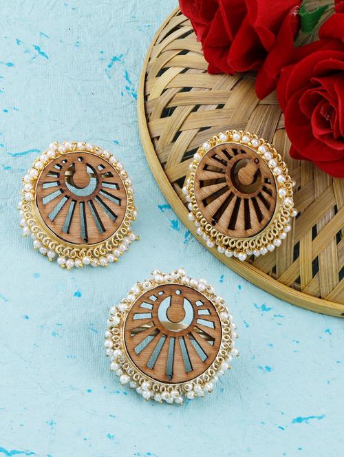 brown wood studs earring - 17274334 - Standard Image - 0