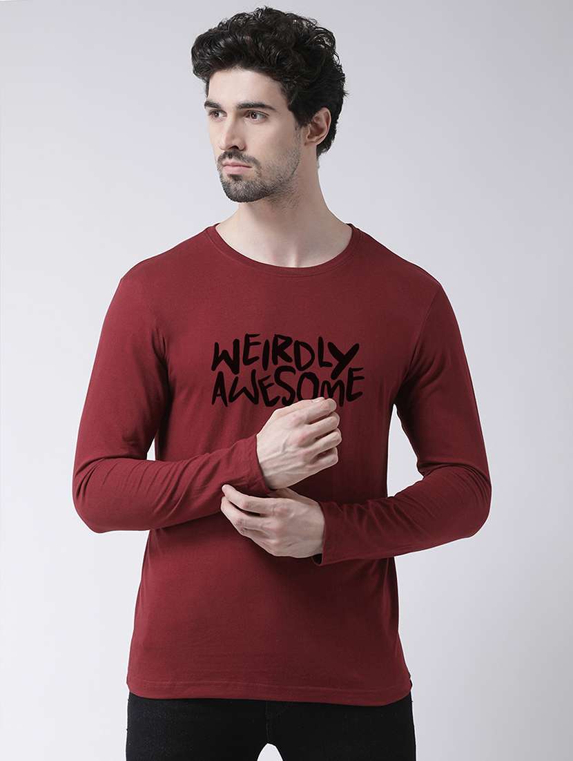 maroon chest print t-shirt