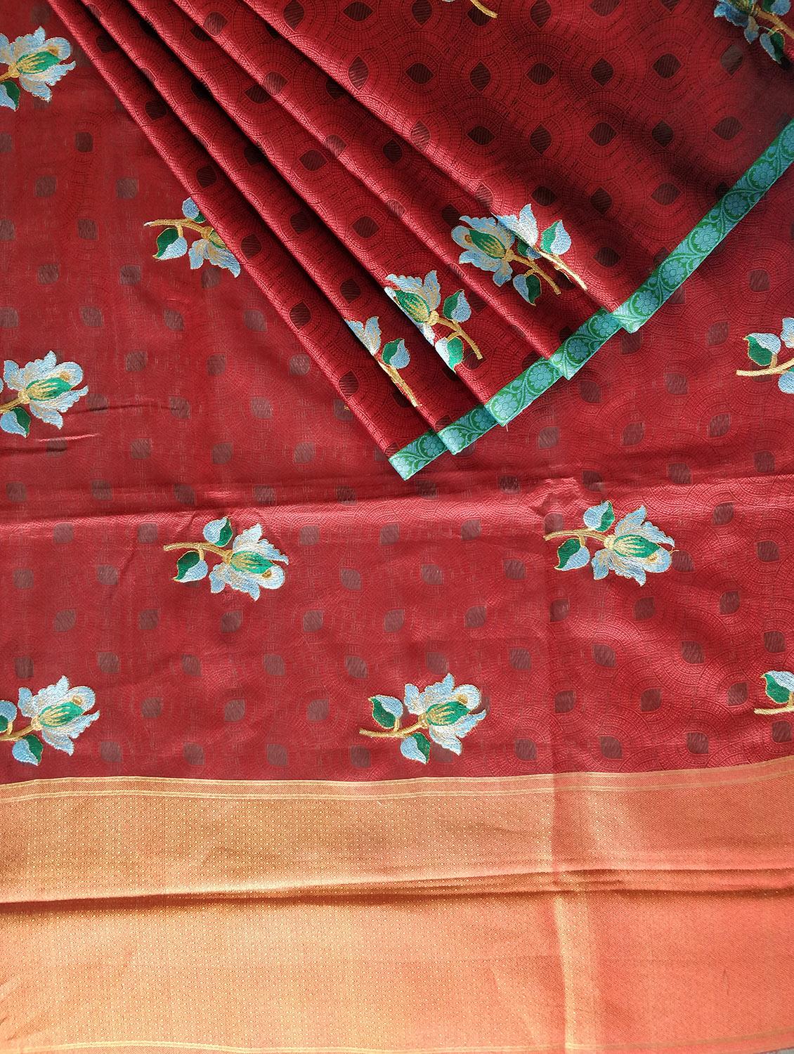 women's self design maroon colored saree with blouse - 17279674 - Zoom Image - 0