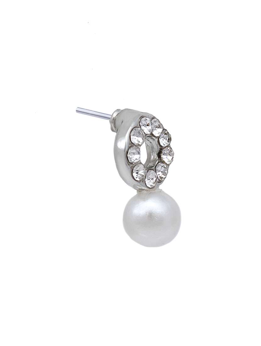 silver metal studs earring - 17327682 -  Standard Image - 3