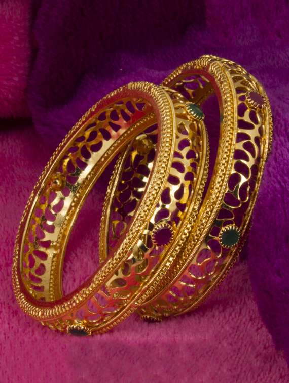 set of 2 gold tone bangles
