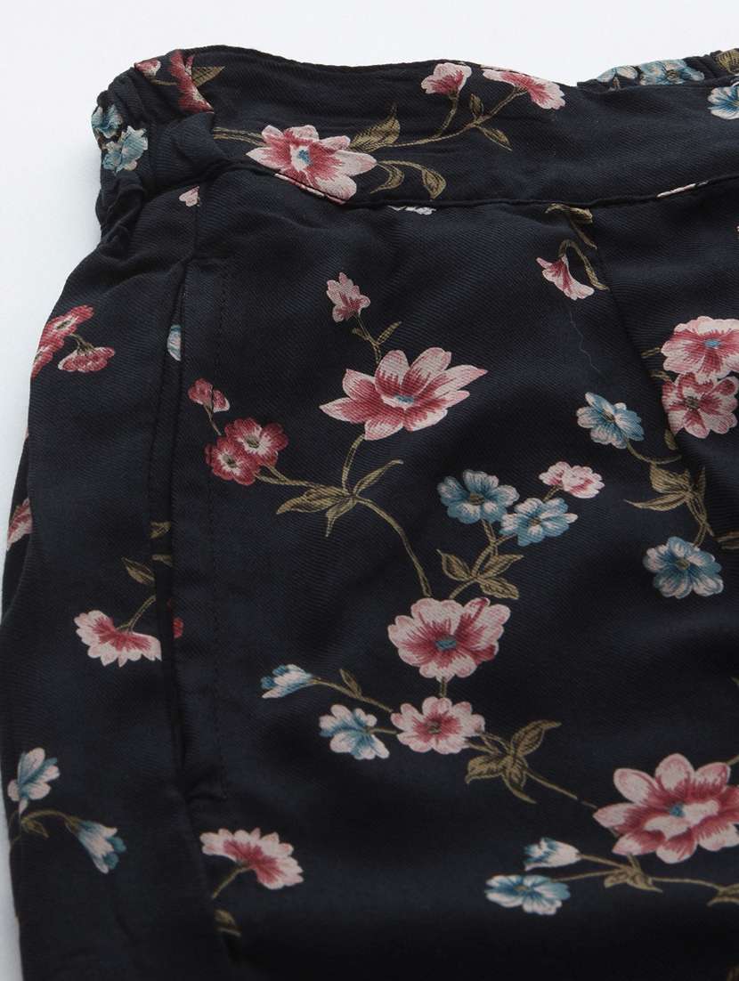 high rise printed shorts - 17408527 - Standard Image - 5