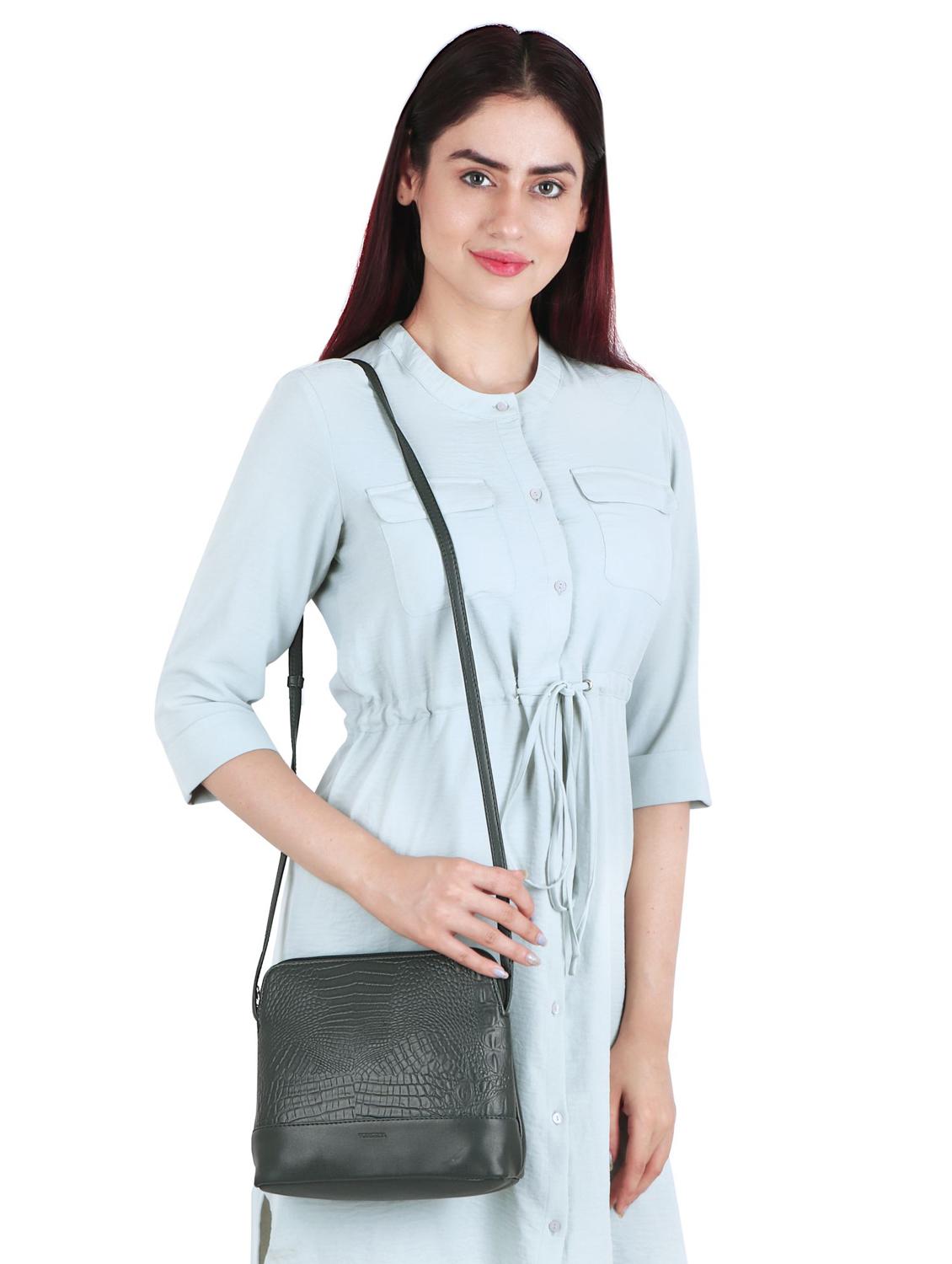 green leatherette (pu) sling bag - 17466784 - Standard Image - 5