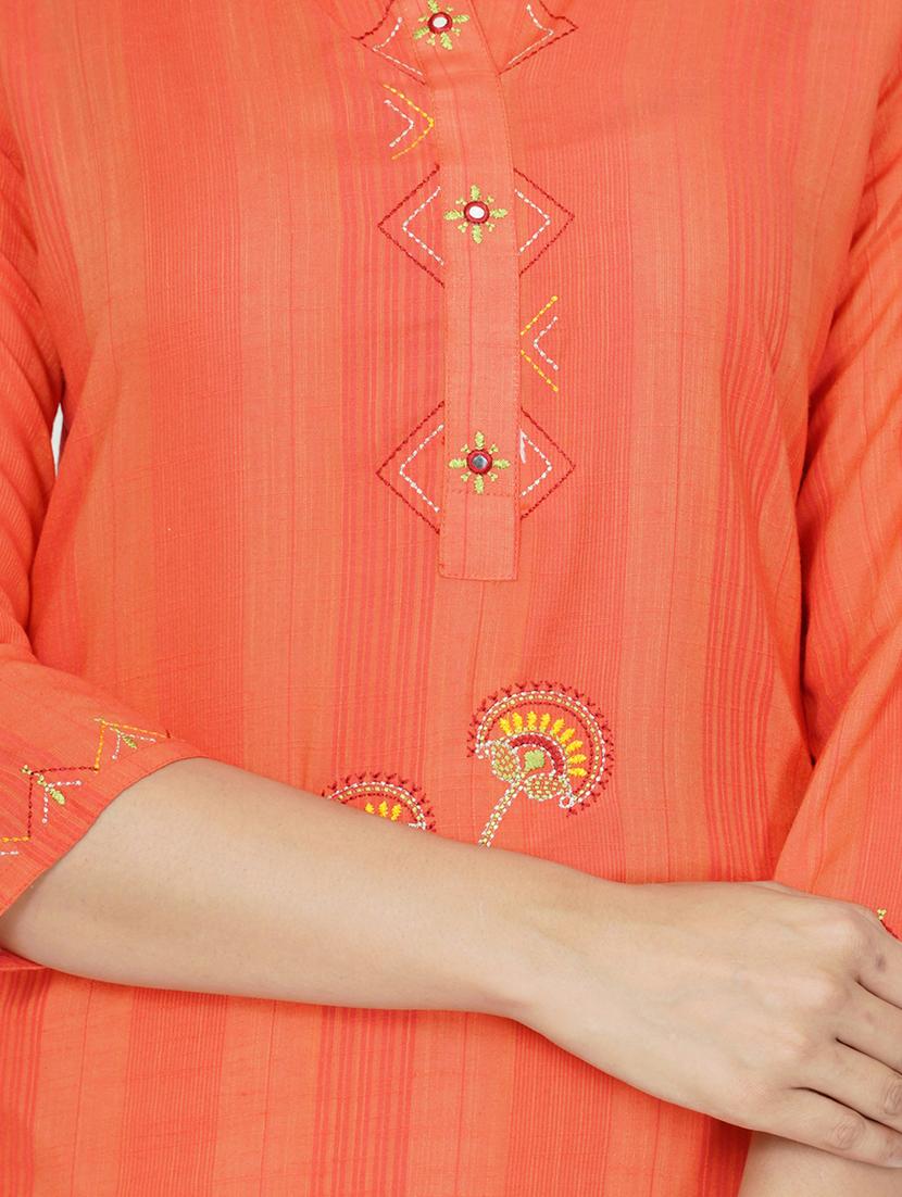 embroidered straight kurta - 17466980 - Standard Image - 3