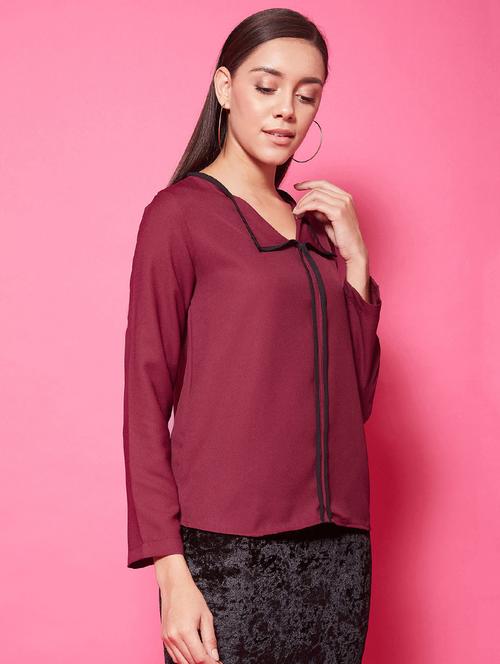 contrast piped v-neck top - 17484061 - Standard Image - 0