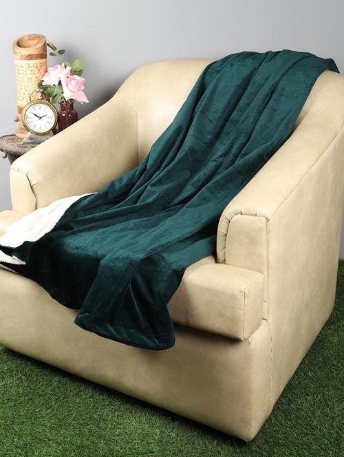 velvet throw - 17514563 - Standard Image - 0