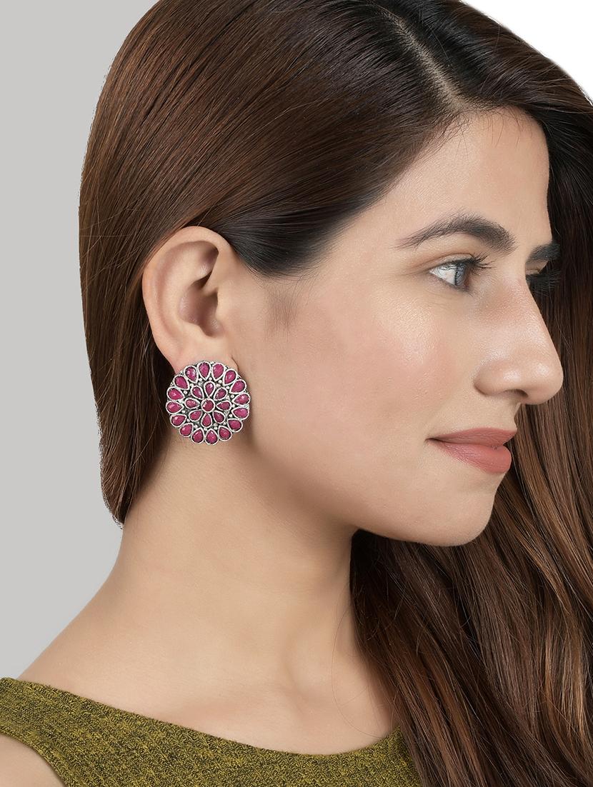 silver brass studs earring - 17531468 - Standard Image - 3