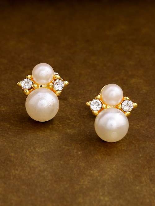 white metal studs earring - 17542770 -  Standard Image - 0