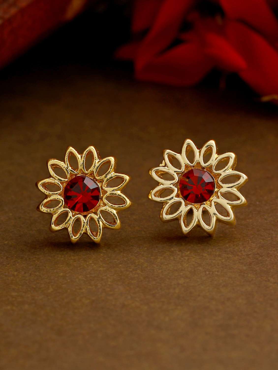 red metal studs earring - 17542896 - Zoom Image - 0