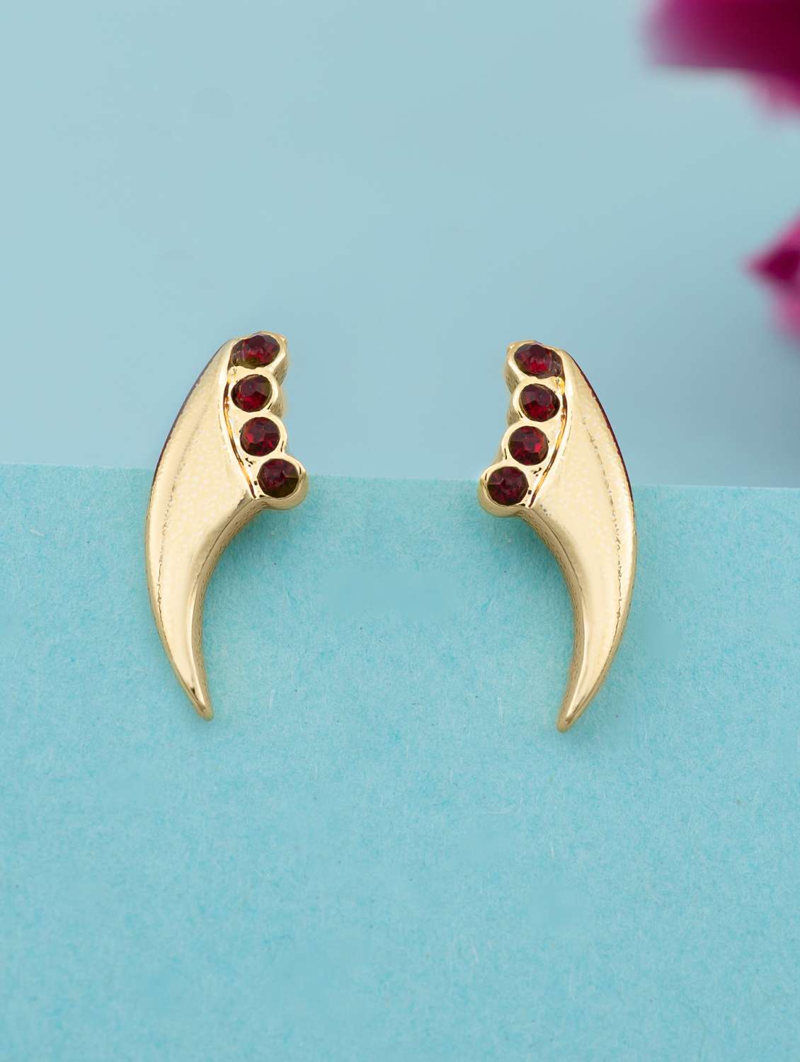 red metal studs earring - 17542920 - Zoom Image - 0