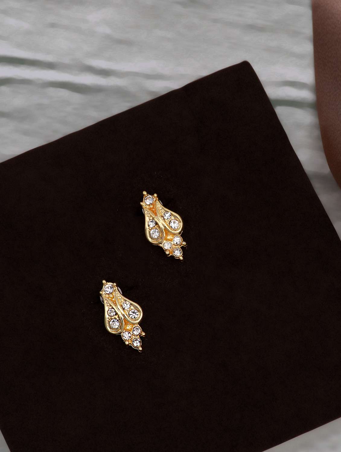 gold metal studs earring - 17542921 -  Zoom Image - 0