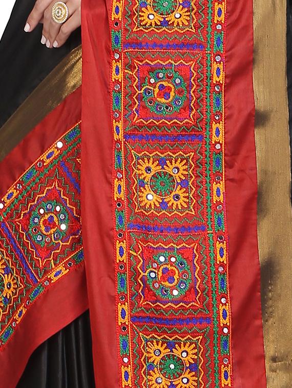 women's embroidered saree with blouse - 17547454 - Standard Image - 3
