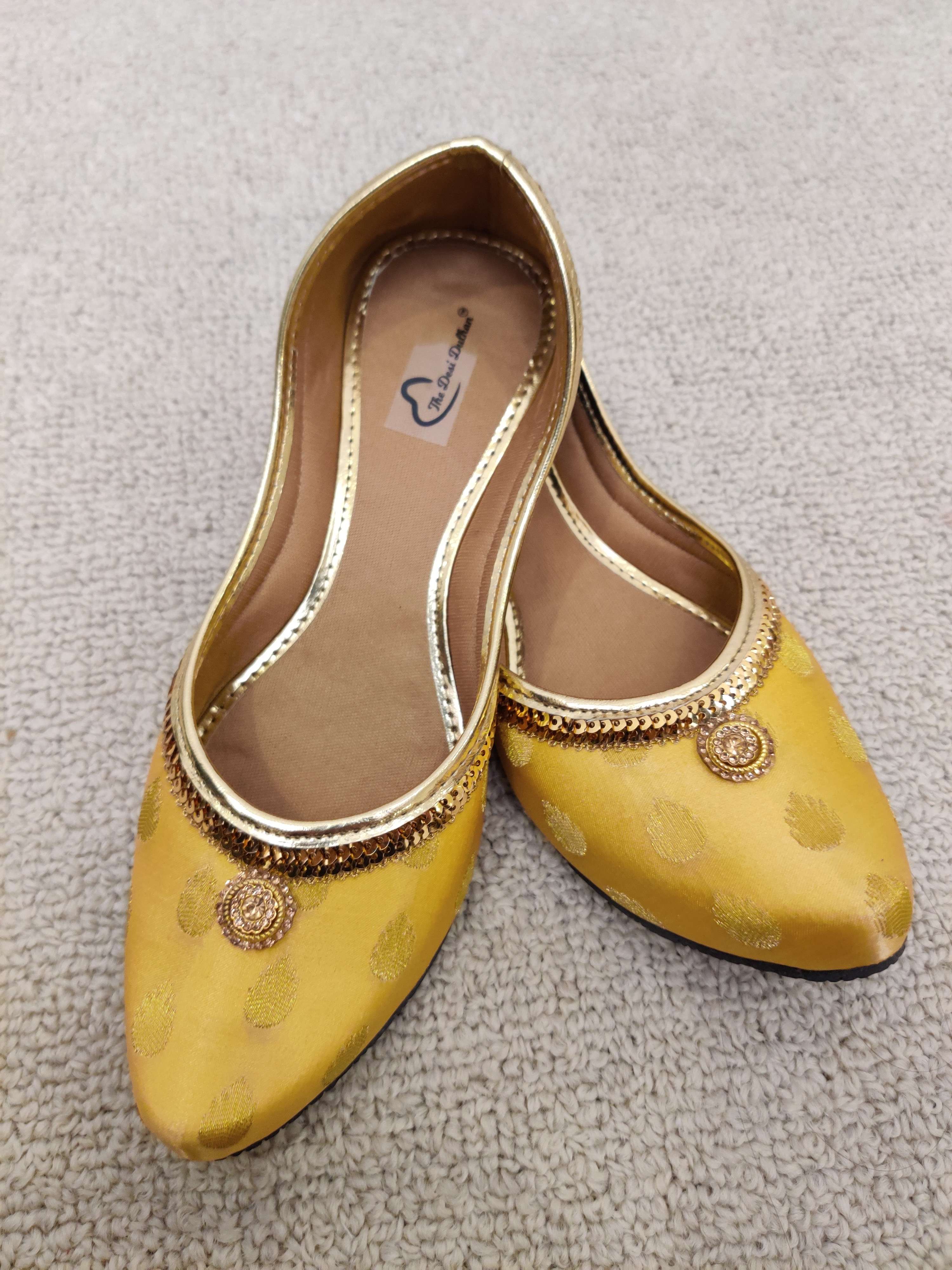 yellow and gold women juti - 17553964 - Zoom Image - 0