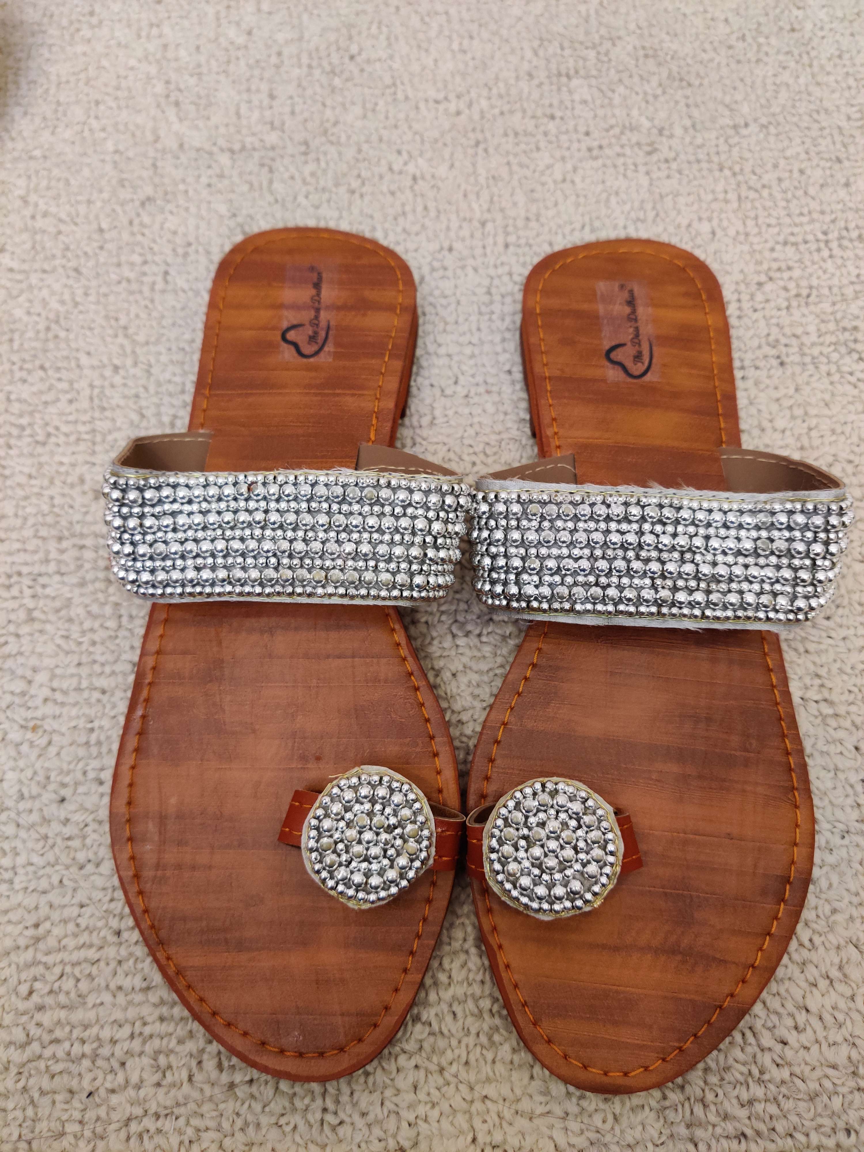 women ethnic kolhapuris flats - 17554713 - Zoom Image - 0