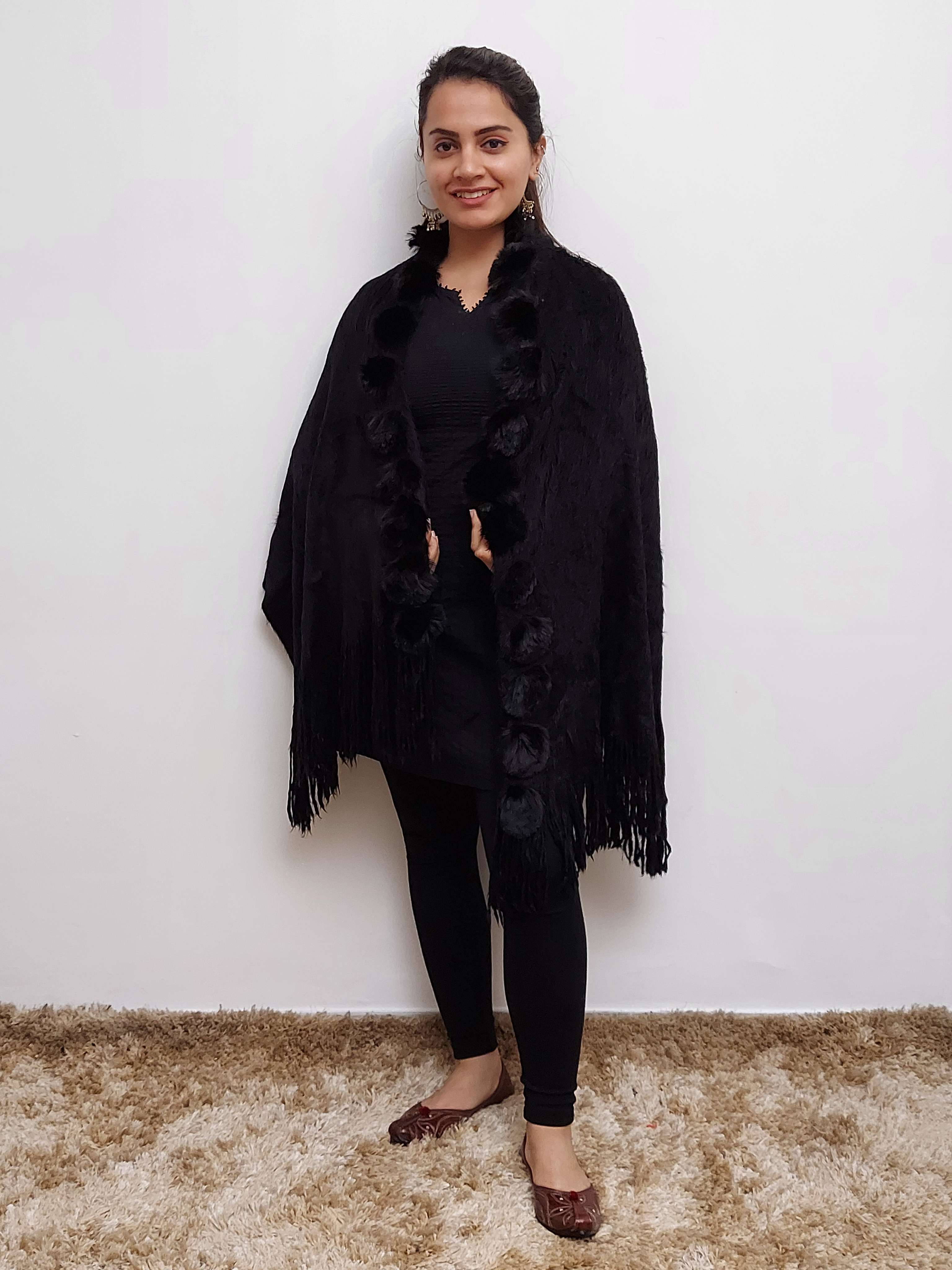 women woolen stole - 17555625 - Zoom Image - 0