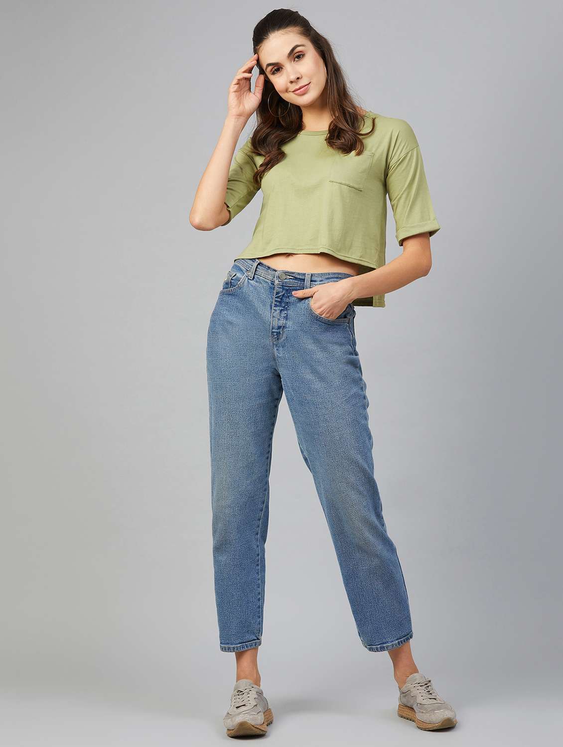 round neck solid crop tee - 17557338 -  Standard Image - 3