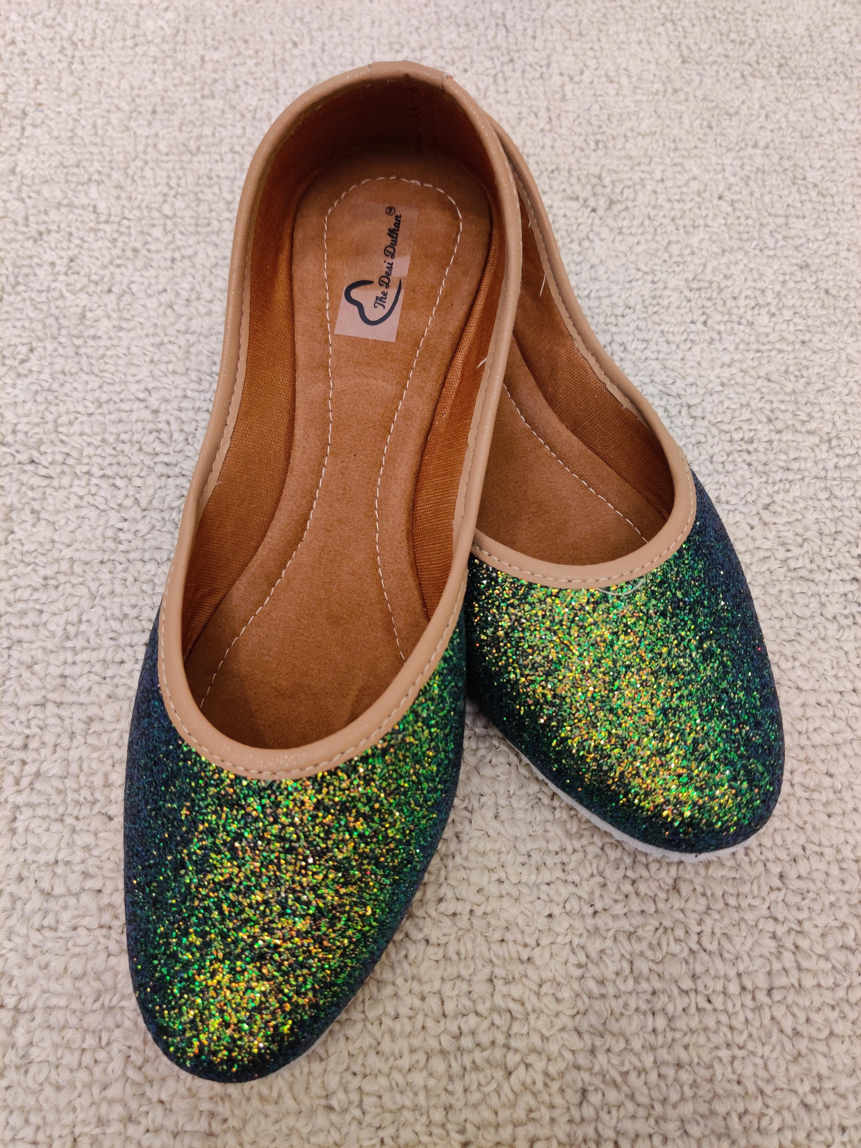 green women ethnic juti - 17562413 - Zoom Image - 0