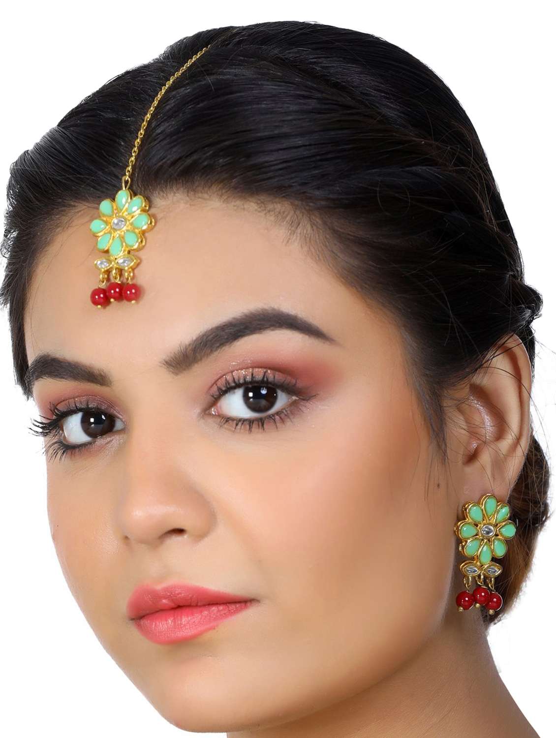 green metal maang teeka with earring set - 17562780 - Standard Image - 5